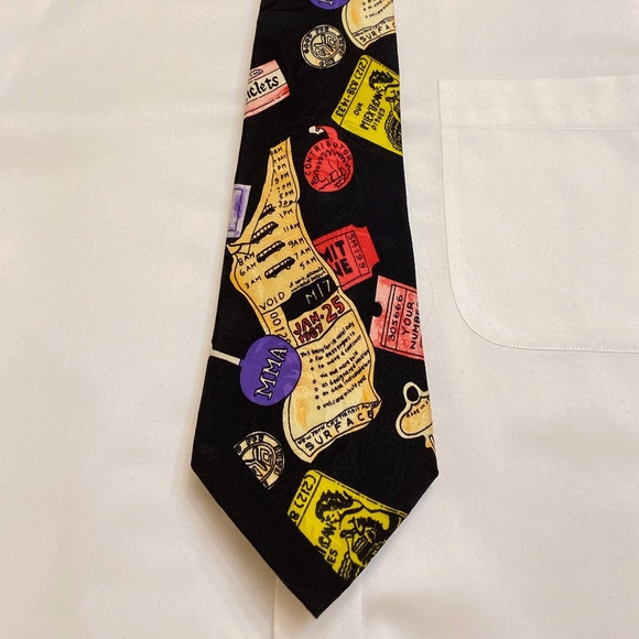 Nicole Miller NYC Tie and Brooklyn Cuff Links - Picture 2 of 4